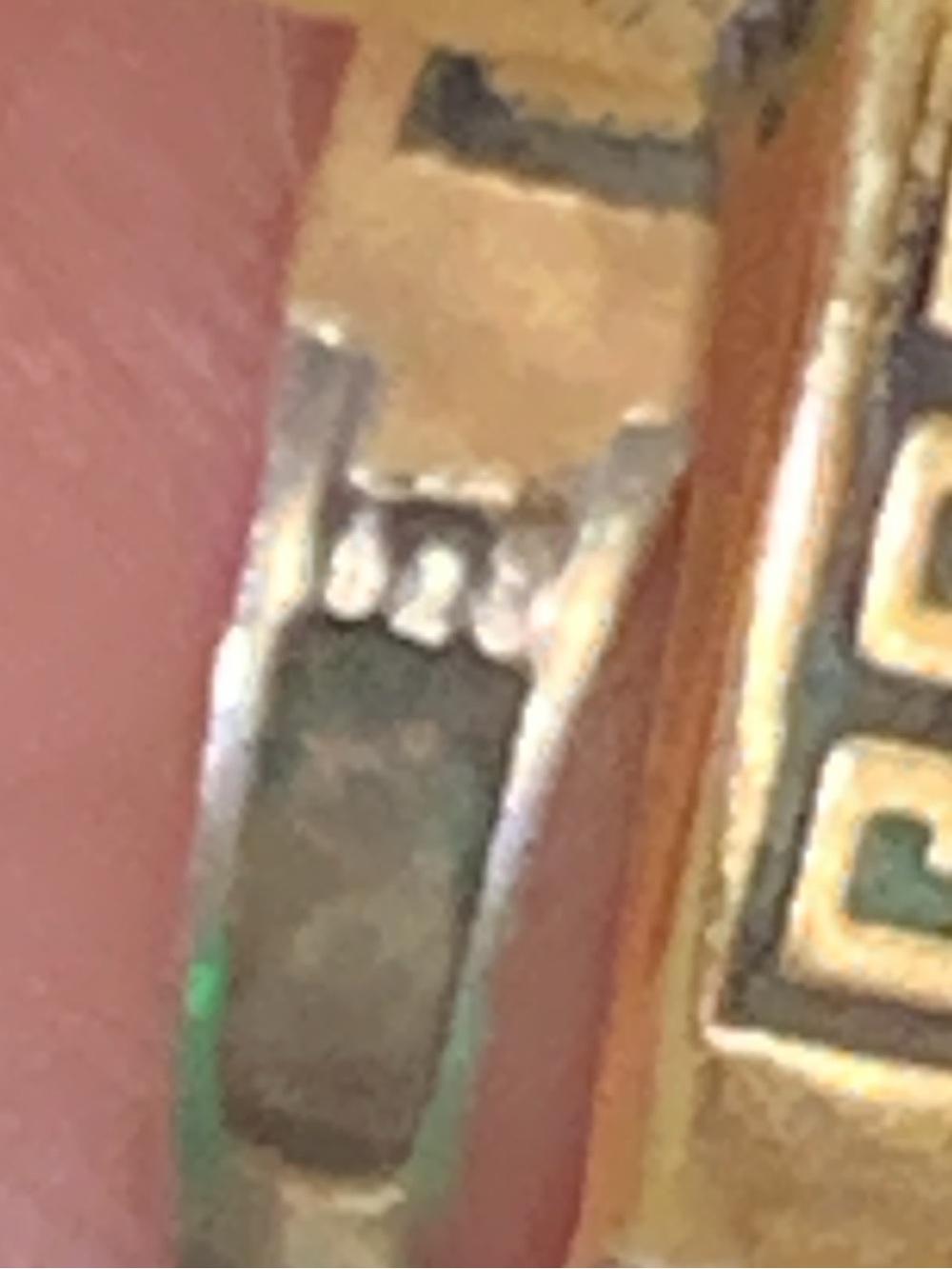 Antique Gold emerald Ring with Emerald Green Rectangular Stoned. Final discou - Picture 9 of 10
